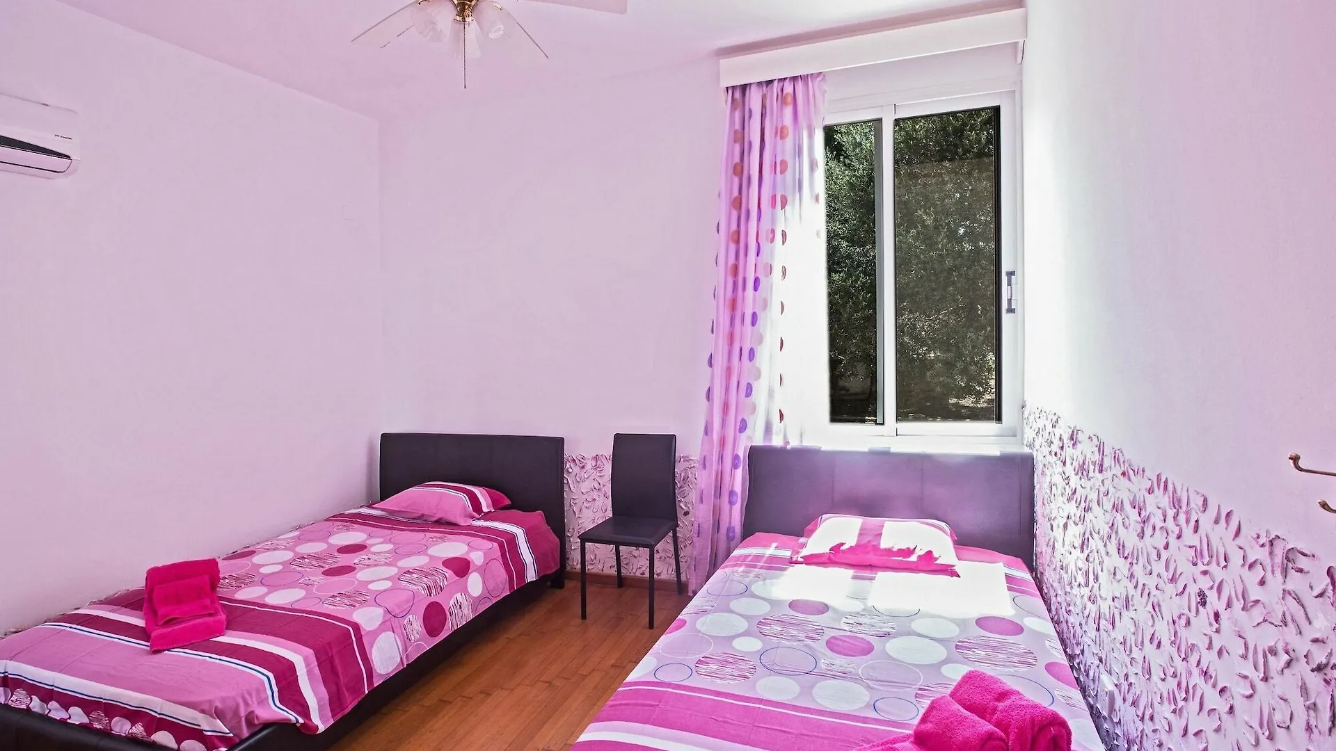 Hotel Celebrity Villa Jamie Laing Ayia Napa